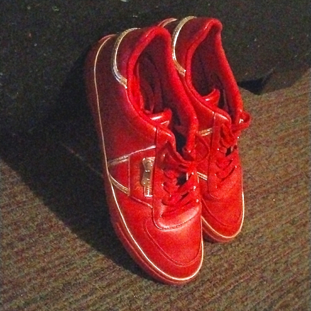 Res leather Guess brand shoes size 9